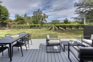 1050 King St in Orient, NY - Building Photo