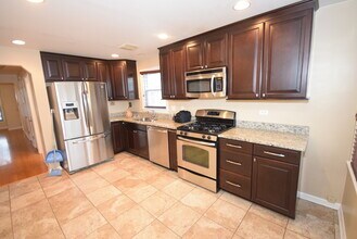 5551 S Mason Ave in Chicago, IL - Building Photo - Building Photo