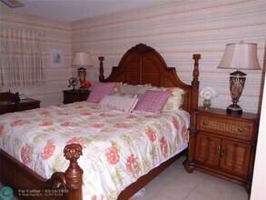 3165 NE 48th Ct in Lighthouse Point, FL - Building Photo - Building Photo