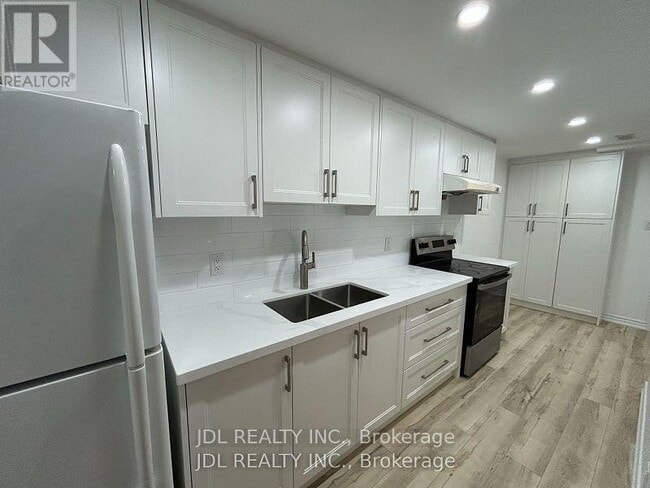 22 Bern St in Markham, ON - Building Photo - Building Photo