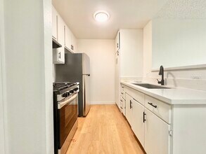 607 W 82nd St in Los Angeles, CA - Building Photo - Building Photo