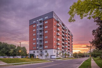 Lancaster Park Apartments in Welland, ON - Building Photo - Building Photo
