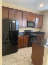 2425 Middleton Grove Dr in Brandon, FL - Building Photo - Building Photo