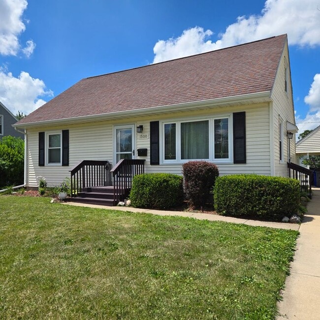 property at 1500 9th St NW