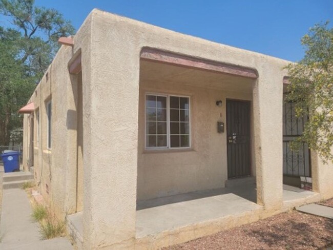 1101-1103 Wilmoore Dr SE in Albuquerque, NM - Foto de edificio - Building Photo