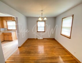 222 Walnut St in Cedar Falls, IA - Building Photo - Building Photo