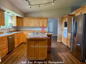 508 Elk Meadow Loop in Tooele, UT - Building Photo - Building Photo