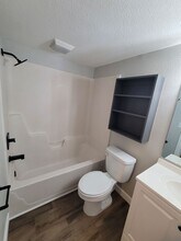 4973 Horseshoe Bend Pkwy in Lake Ozark, MO - Building Photo - Building Photo