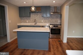 10622 Cavalcade St in Great Falls, VA - Building Photo - Building Photo