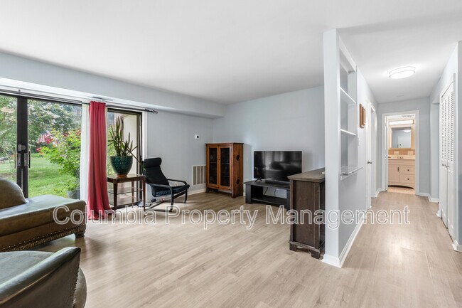 5968 Westchester Park Dr in College Park, MD - Building Photo - Building Photo