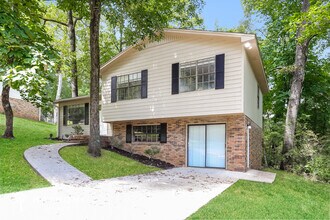 6860 Markham Dr in Trussville, AL - Building Photo - Building Photo