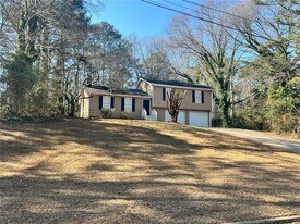 1961 Pine Dr SW in Snellville, GA - Building Photo