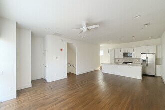 1931 N Prairie Ave in Dallas, TX - Foto de edificio - Building Photo