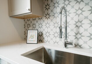 69 Endicott St, Unit #3 in Salem, MA - Building Photo - Building Photo