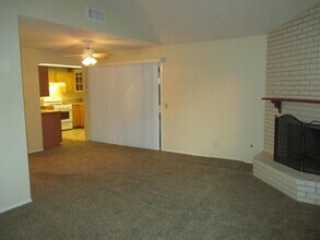 1980 Flame Tree Way in Hemet, CA - Building Photo - Building Photo