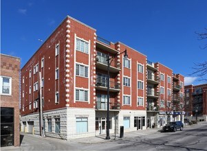 2900 W Irving Park Rd in Chicago, IL - Building Photo - Building Photo