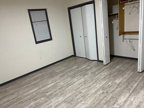 2802 Maralane Ave, Unit A in Dodge City, KS - Building Photo - Building Photo