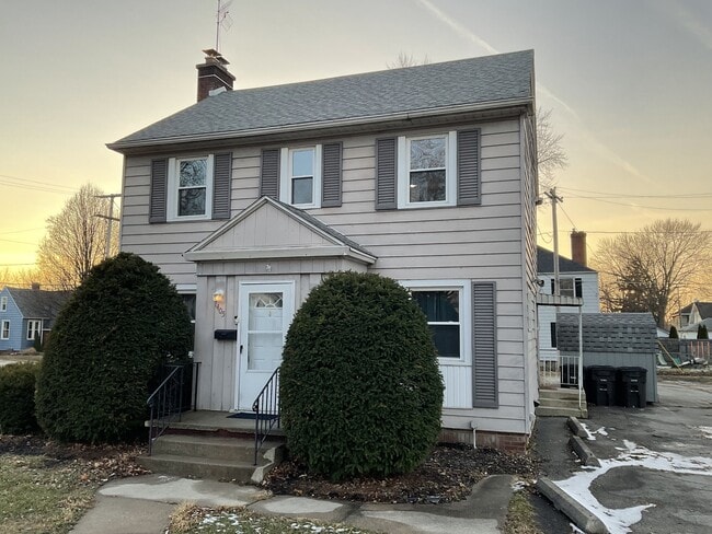 property at 1405 N Anthony Blvd