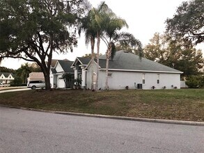 1070 Lake Deeson Woods Ln in Lakeland, FL - Building Photo - Building Photo