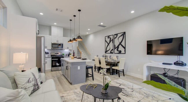 2105 Sam Wilson St in Houston, TX - Building Photo - Building Photo