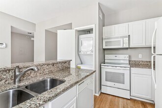 2002 N Fitzhugh Ave, Unit 2 in Dallas, TX - Building Photo - Building Photo