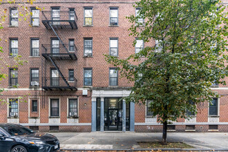 Dora Court in Brooklyn, NY - Building Photo - Building Photo