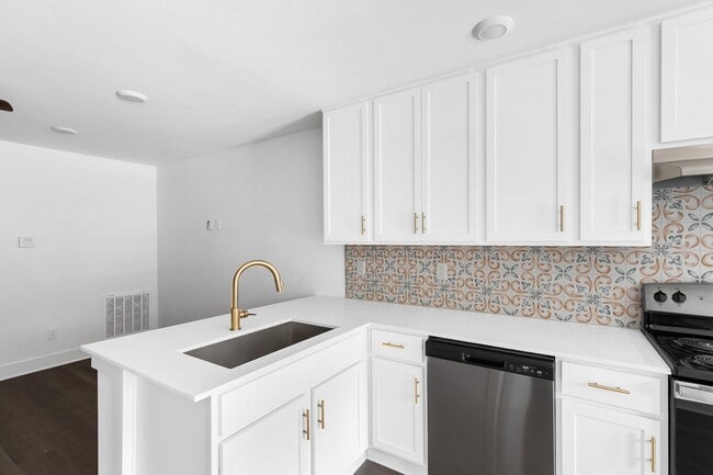 Clairview Apartments in Birmingham, AL - Foto de edificio - Interior Photo