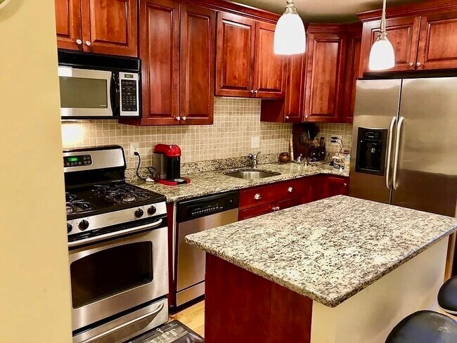 20 4th St, Unit 2 in Medford, MA - Building Photo - Building Photo