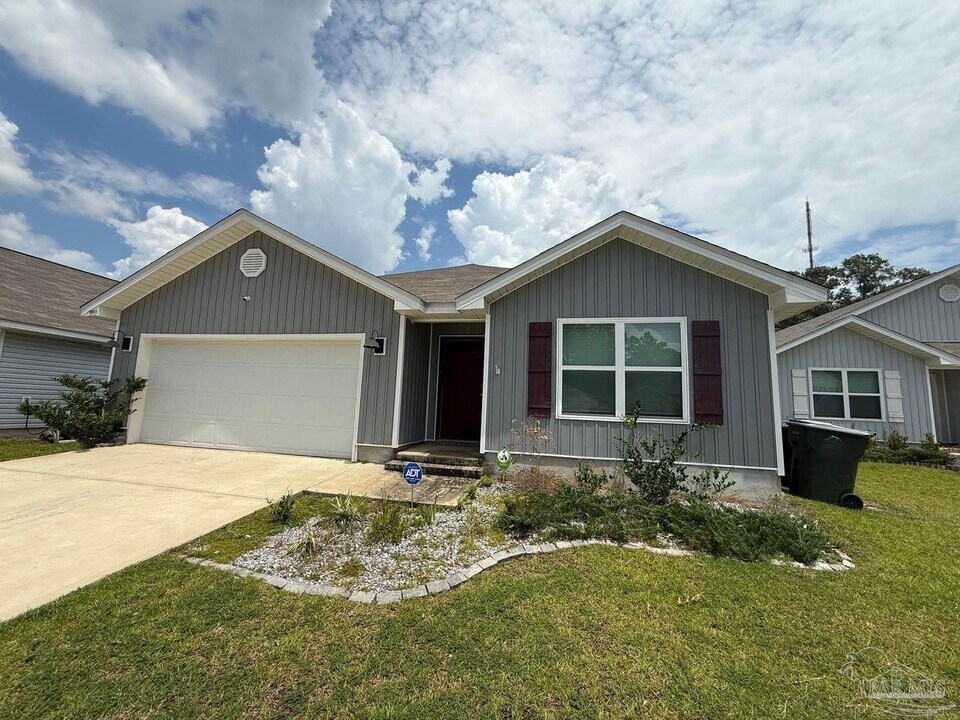 1933 High Rdg Ct in Pensacola, FL - Building Photo