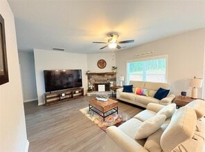 3029 GA-17 in Clarkesville, GA - Building Photo - Building Photo