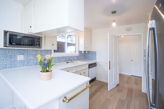 10 Russell Ave in Kentfield, CA - Building Photo - Building Photo