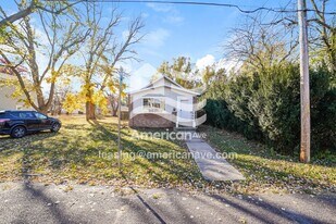 1114 E Corrington Ave in Peoria, IL - Building Photo