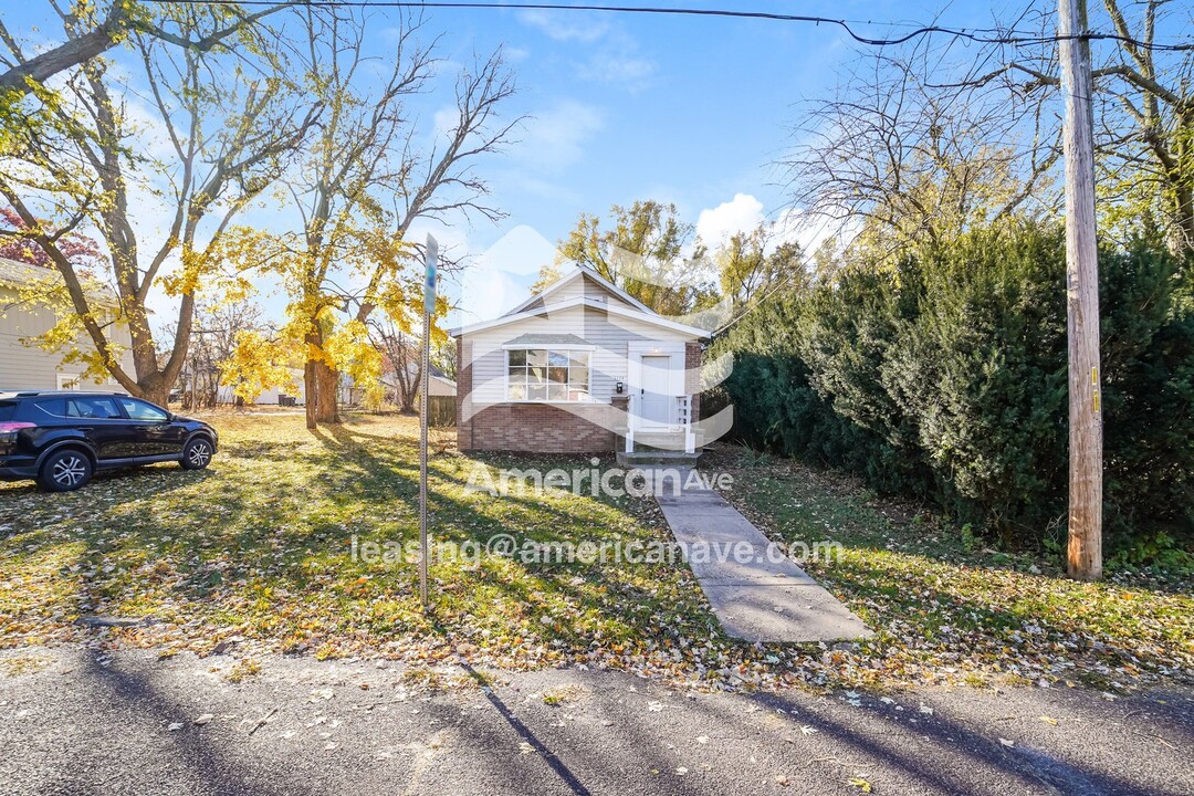 1114 E Corrington Ave in Peoria, IL - Building Photo