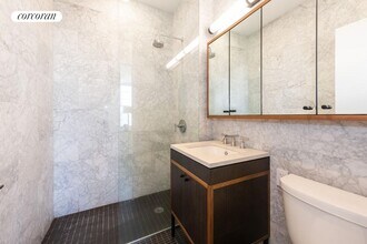 184 Kent Ave in Brooklyn, NY - Building Photo - Building Photo