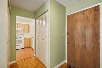 1111 River Rd in Edgewater, NJ - Building Photo - Building Photo
