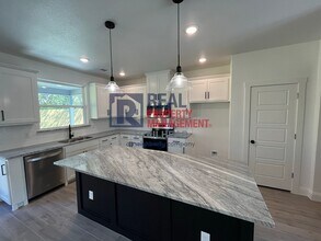 5707 Belaire Cir in Granbury, TX - Building Photo - Building Photo