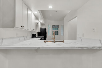 180 W Lemon Ave in Monrovia, CA - Building Photo - Building Photo