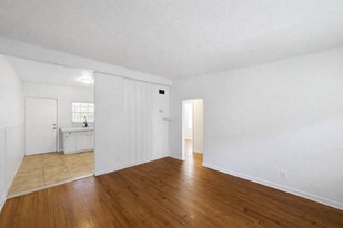 2648 Dellwood Ave in Jacksonville, FL - Building Photo