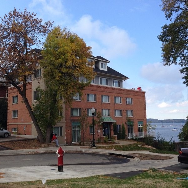 The Lake House in Madison, WI - Foto de edificio