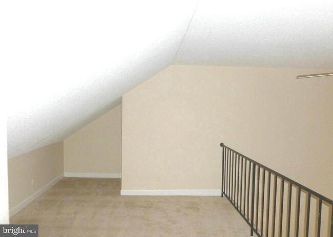 4608 31st Rd S-Unit -B1 in Arlington, VA - Foto de edificio - Building Photo