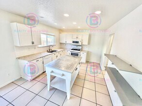 9685 Canyon Meadows Dr in Reno, NV - Building Photo - Building Photo