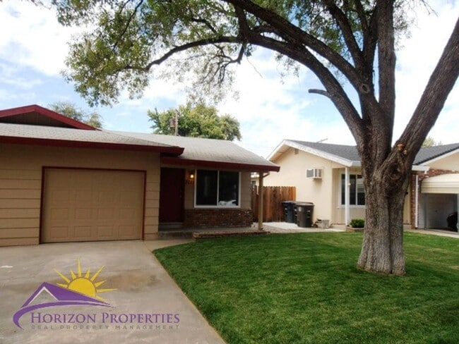 property at 7009-7011 Zeeland Dr
