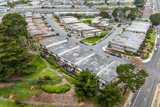 2401-2493 Rowntree Way in South San Francisco, CA - Building Photo - Building Photo