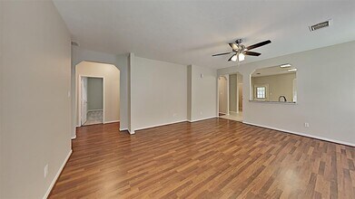 22039 Willow Downs Dr in Tomball, TX - Building Photo - Building Photo
