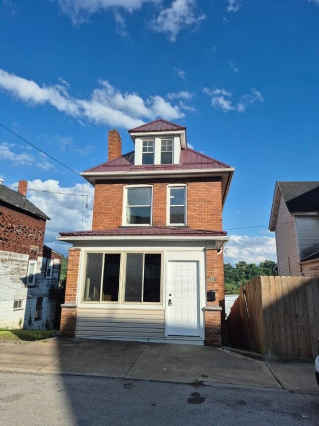 property at 115 W 8th Ave