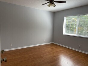 1638 Embassy 305 Dr in West Palm Beach, FL - Building Photo - Building Photo