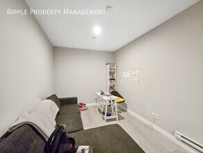 317 Carringvue Pl NW in Calgary, AB - Building Photo - Building Photo