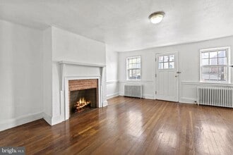 9 Royal St SW in Leesburg, VA - Building Photo - Building Photo