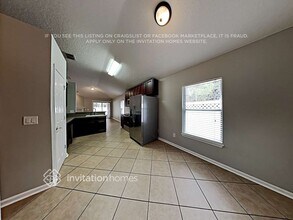 1759 Canopy Oaks Dr in Orange Park, FL - Foto de edificio - Building Photo
