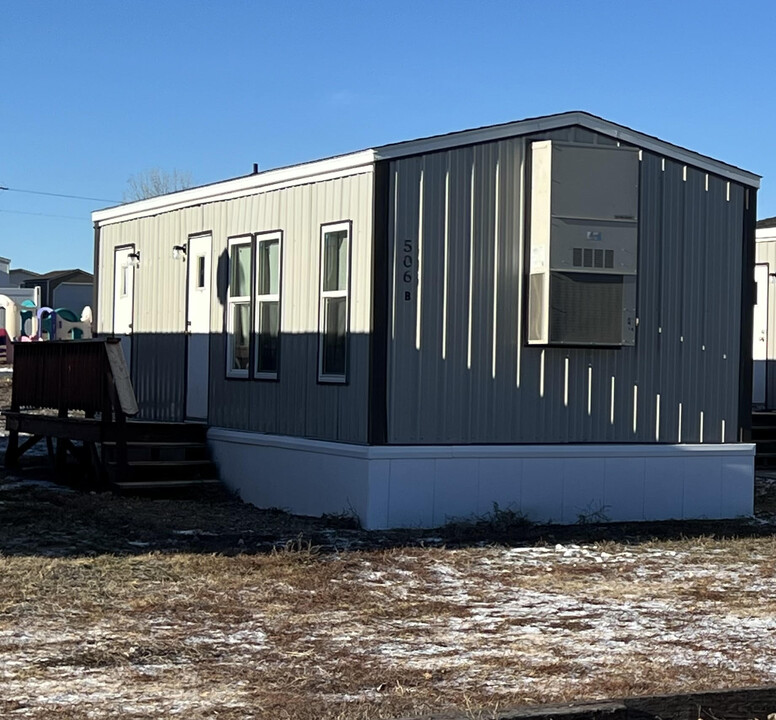 506 33rd Ave NW in Sidney, MT - Building Photo